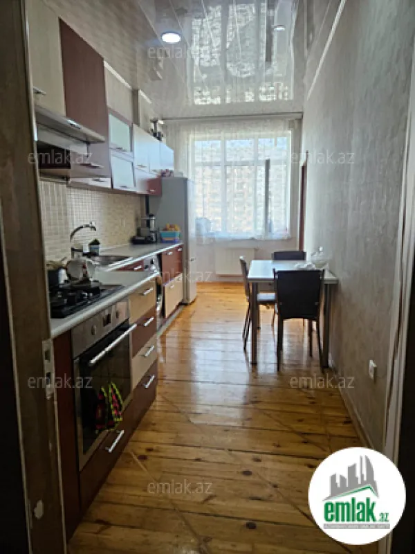 Satılır 3 otaqlı yeni tikili 80 m²