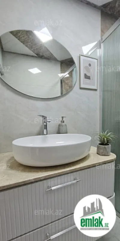 Satılır 2 otaqlı köhnə tikili 67 m²