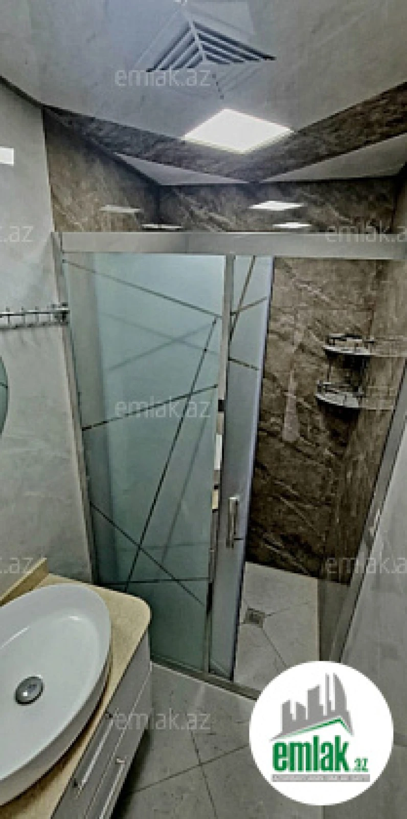 Satılır 2 otaqlı köhnə tikili 67 m²