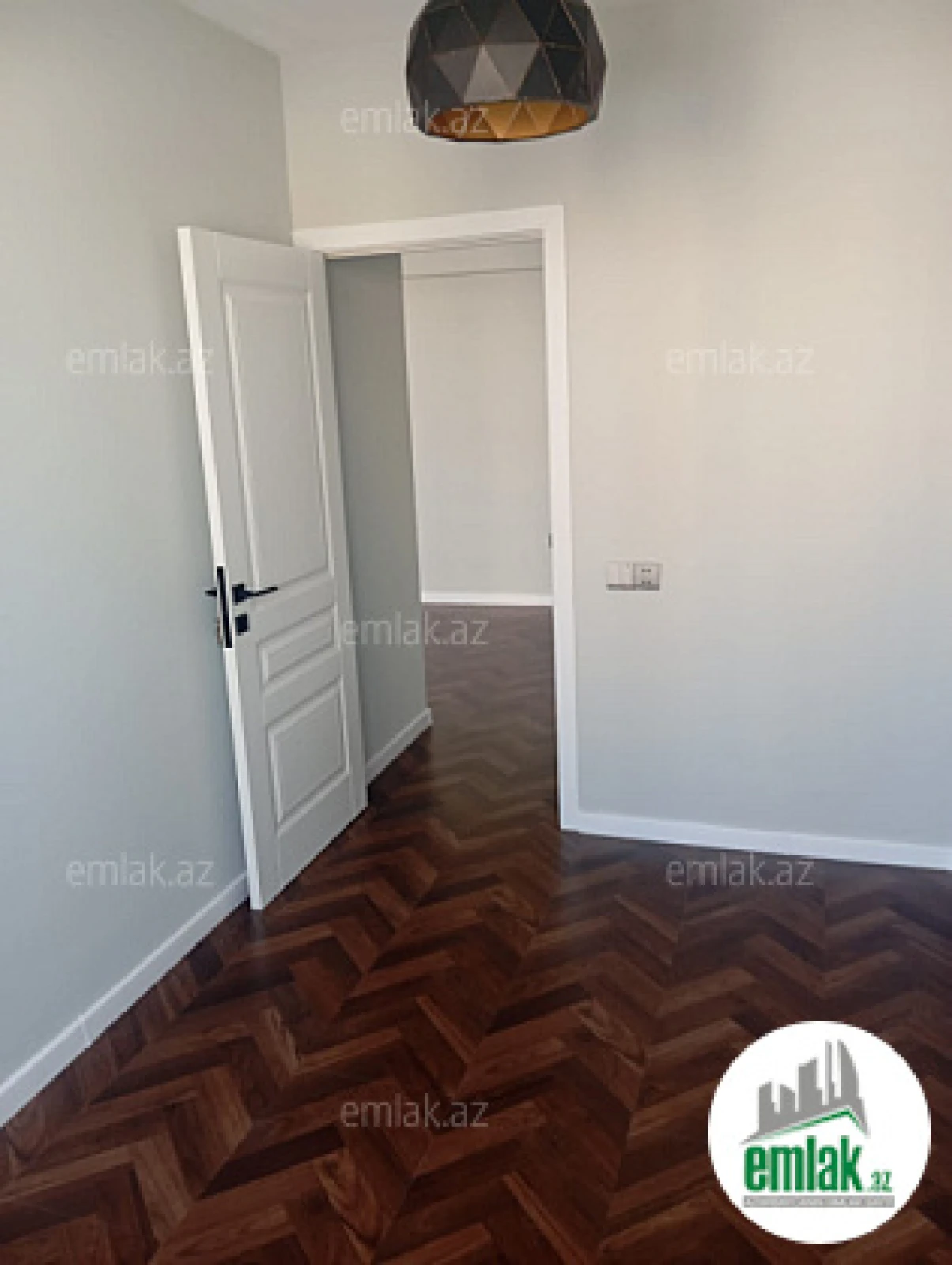 Satılır 2 otaqlı köhnə tikili 46 m²