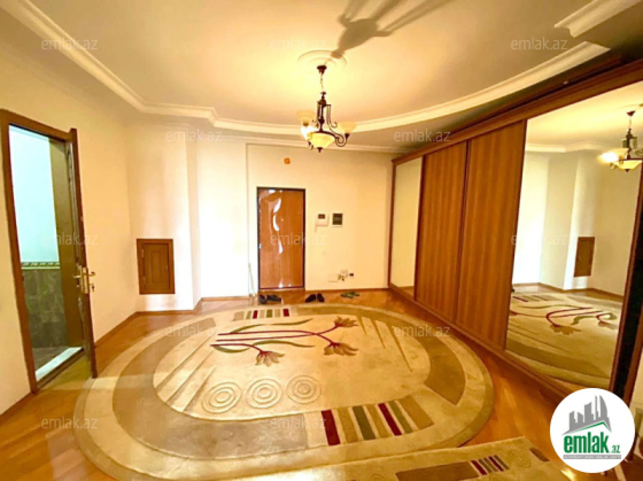 Satılır 3 otaqlı yeni tikili 200 m²