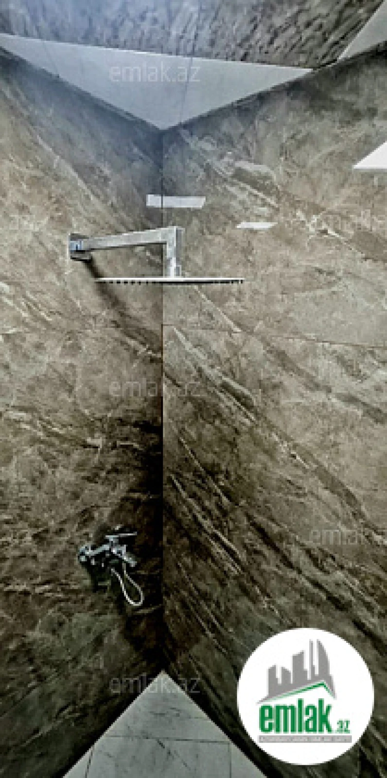 Satılır 2 otaqlı köhnə tikili 65 m²