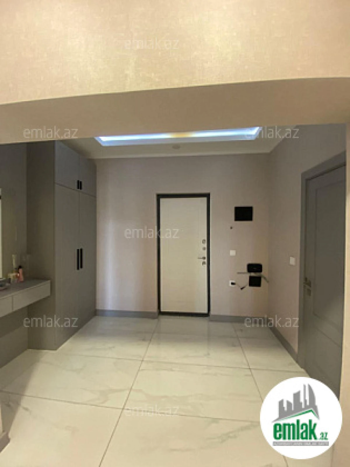 Satılır 2 otaqlı yeni tikili 62 m²