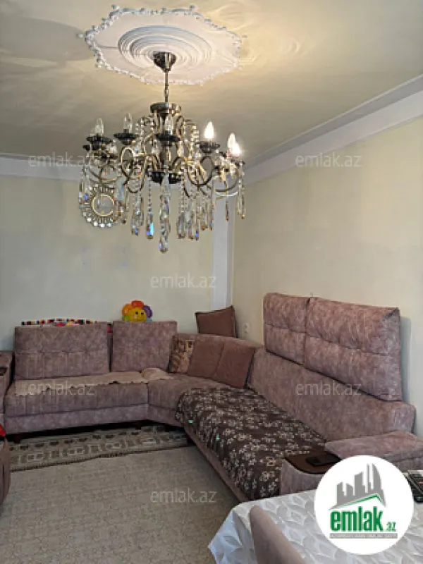 Satılır 3 otaqlı köhnə tikili 70 m²