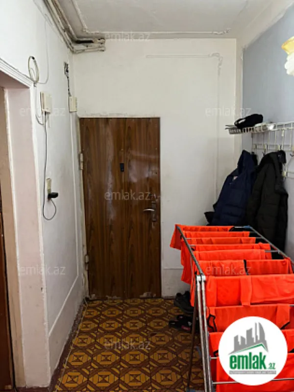 Satılır 3 otaqlı köhnə tikili 70 m²