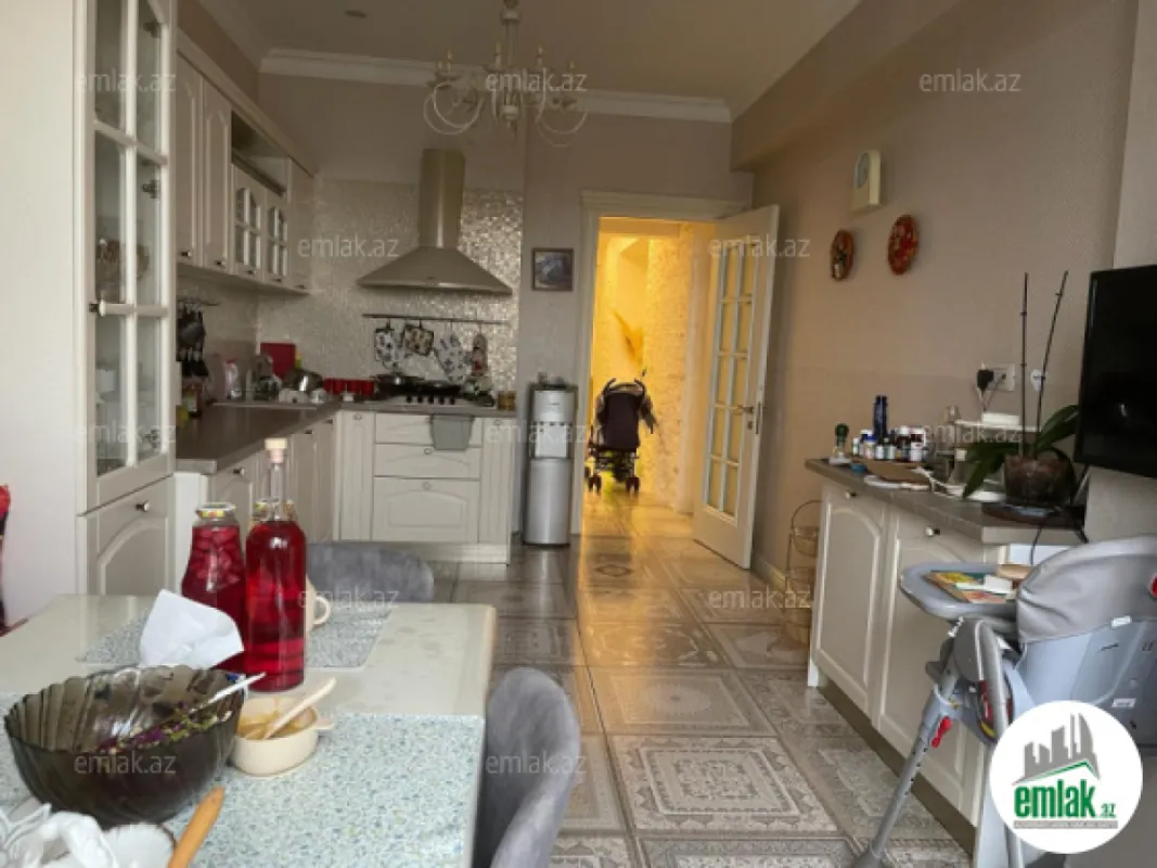 Satılır 4 otaqlı yeni tikili 168 m²