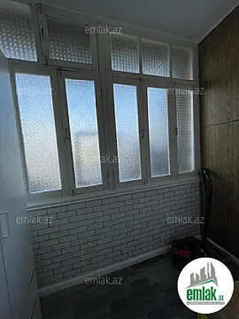 Satılır 2 otaqlı köhnə tikili 56 m²