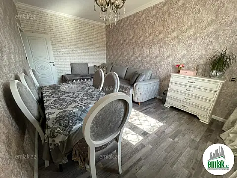 Satılır 2 otaqlı köhnə tikili 56 m²