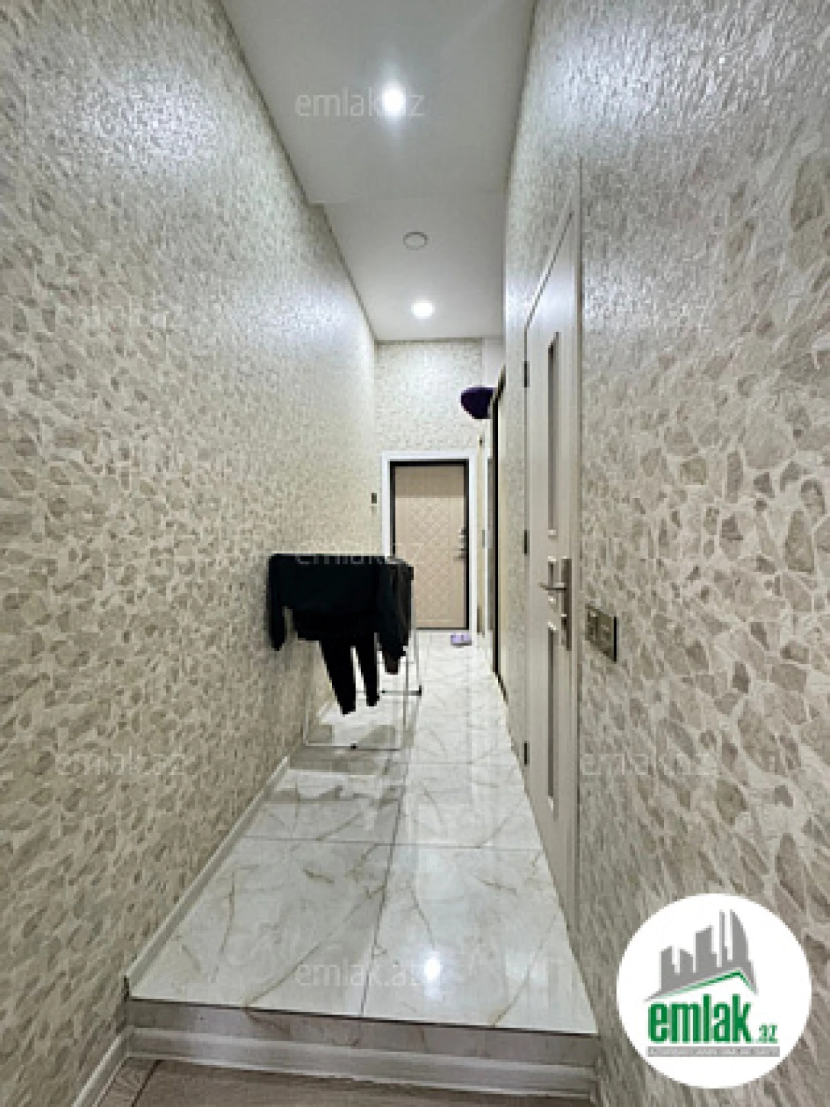 Satılır 3 otaqlı yeni tikili 73 m²