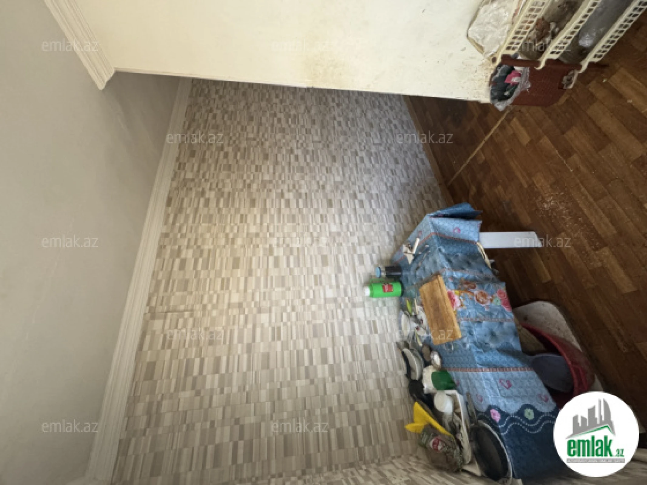 Satılır 3 otaqlı köhnə tikili 60 m²