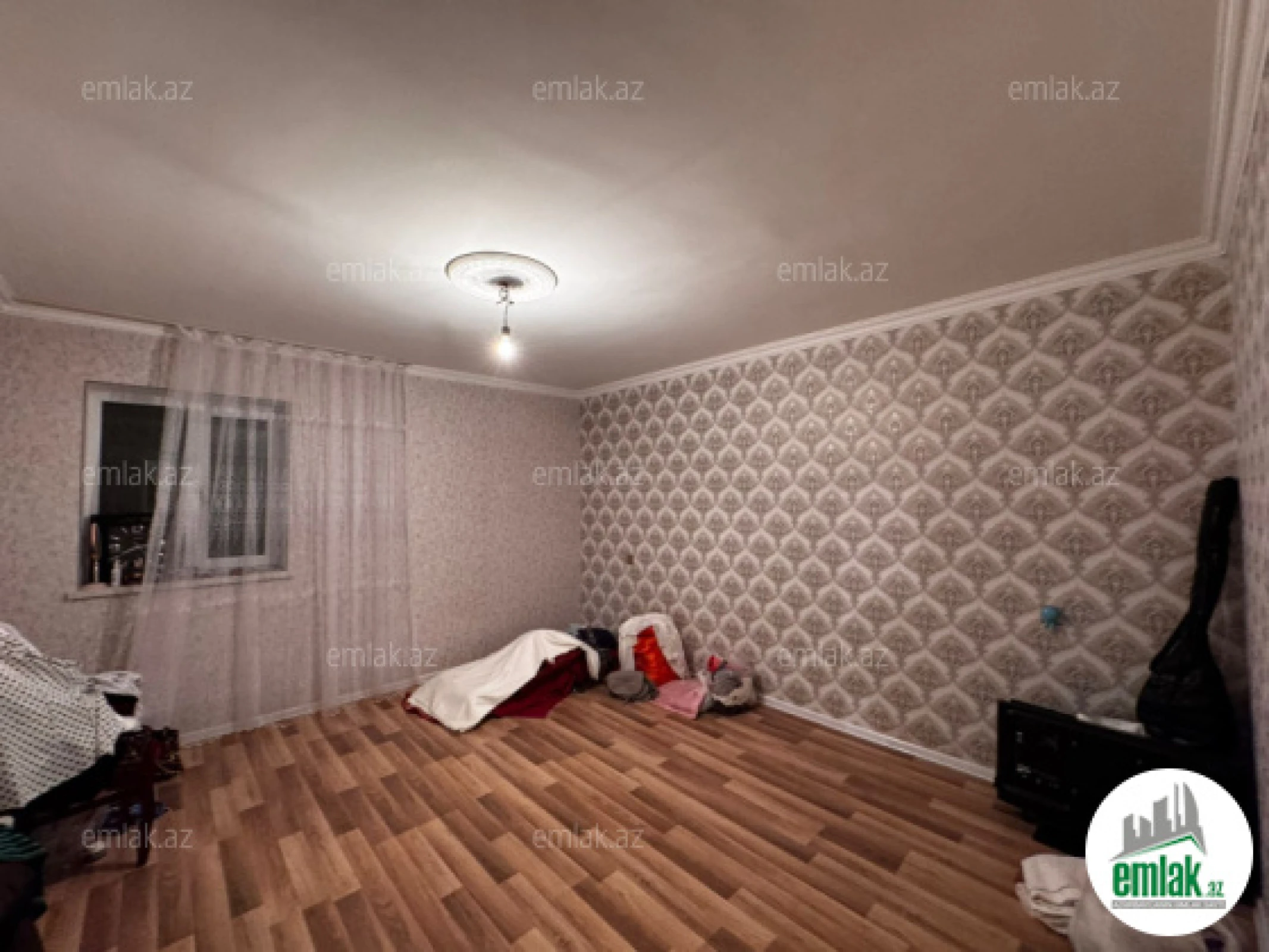 Satılır 8 otaqlı həyət evi 240 m²