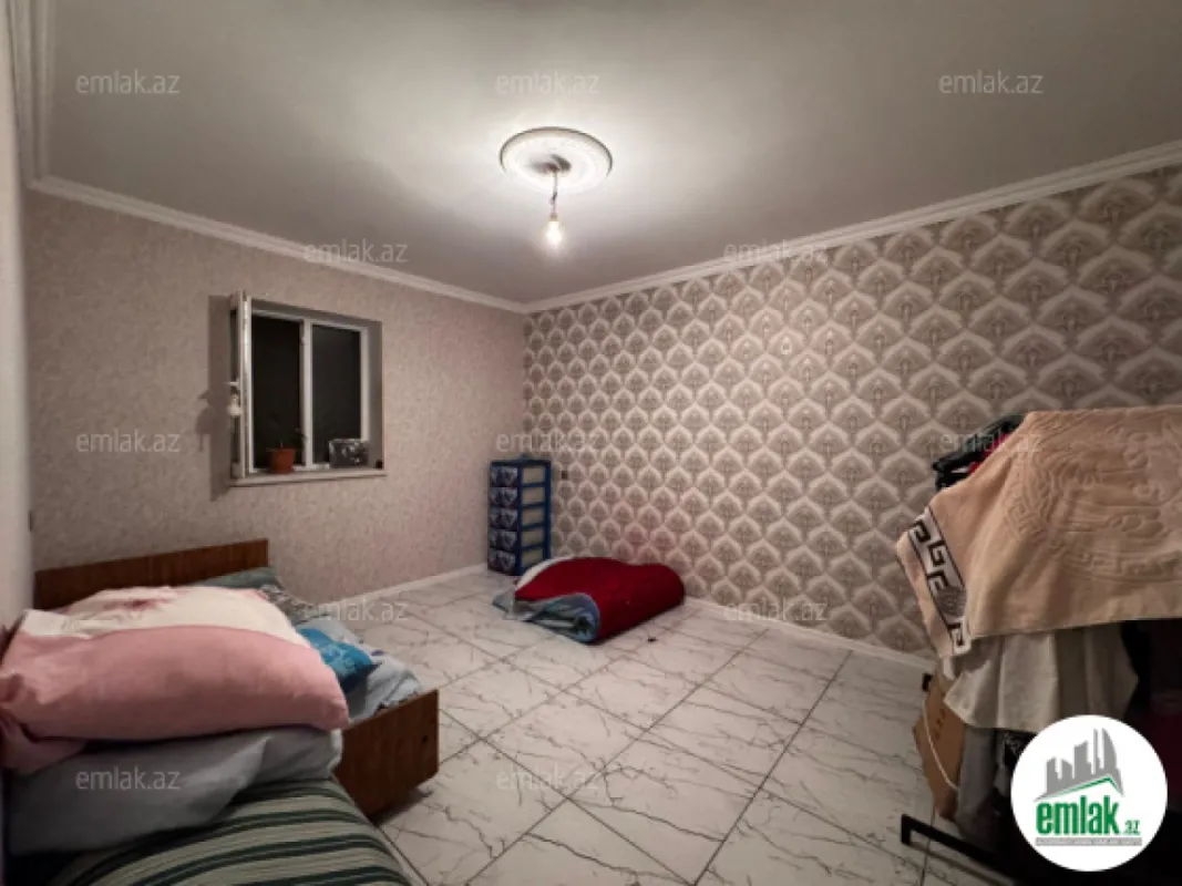 Satılır 8 otaqlı həyət evi 240 m²