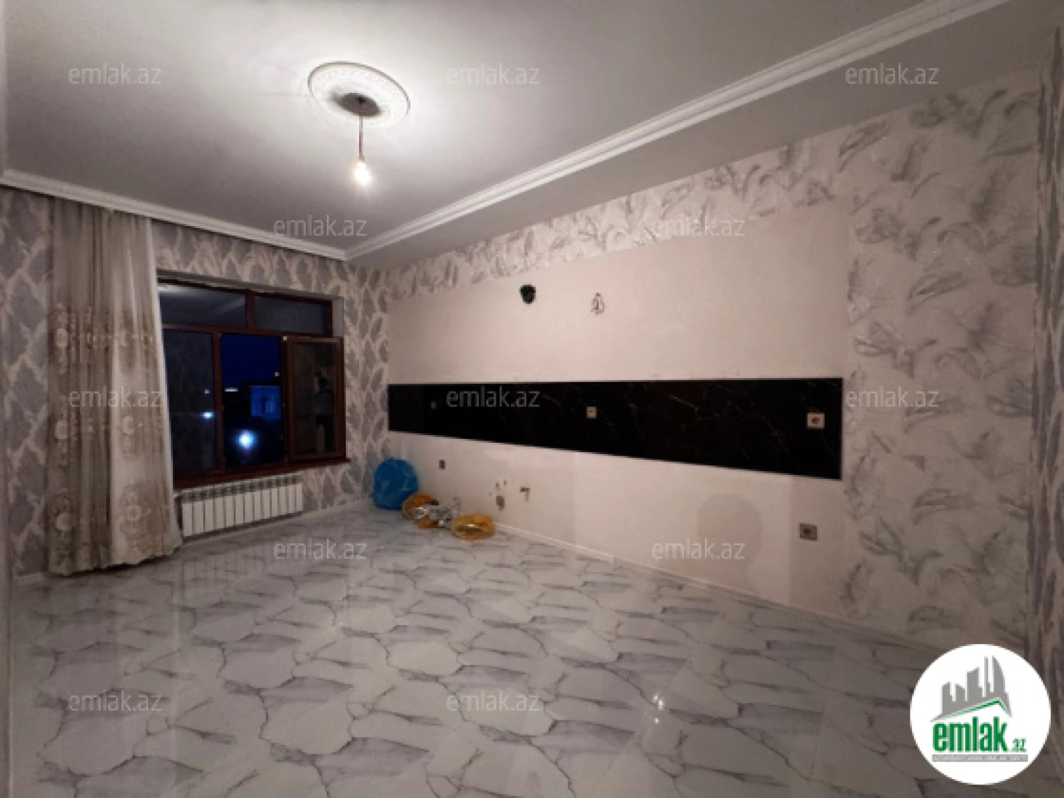 Satılır 8 otaqlı həyət evi 240 m²