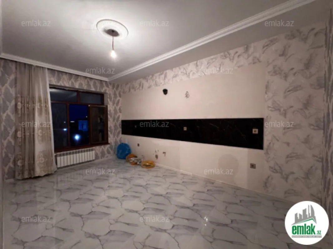 Satılır 8 otaqlı həyət evi 240 m²