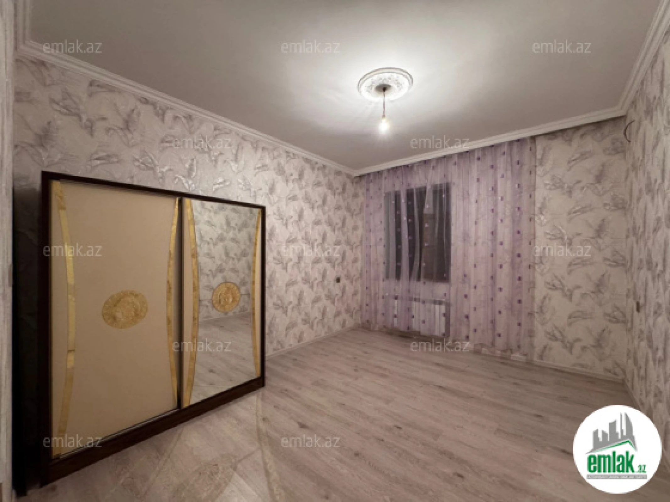 Satılır 8 otaqlı həyət evi 240 m²