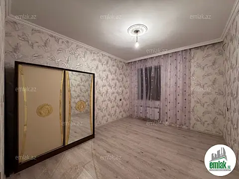 Satılır 8 otaqlı həyət evi 240 m²