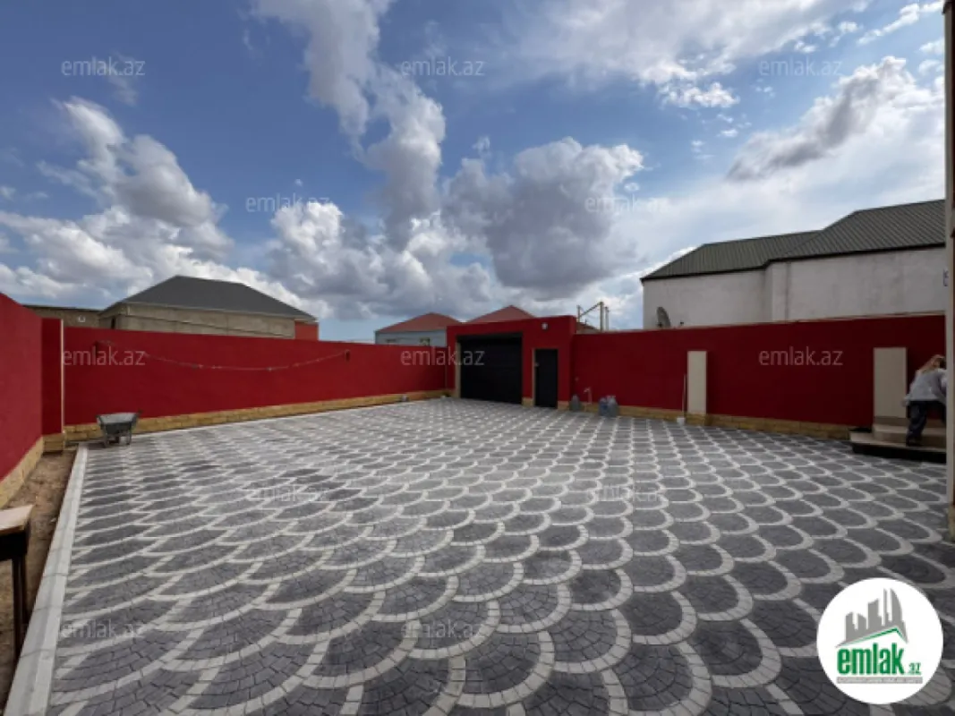 Satılır 8 otaqlı həyət evi 240 m²