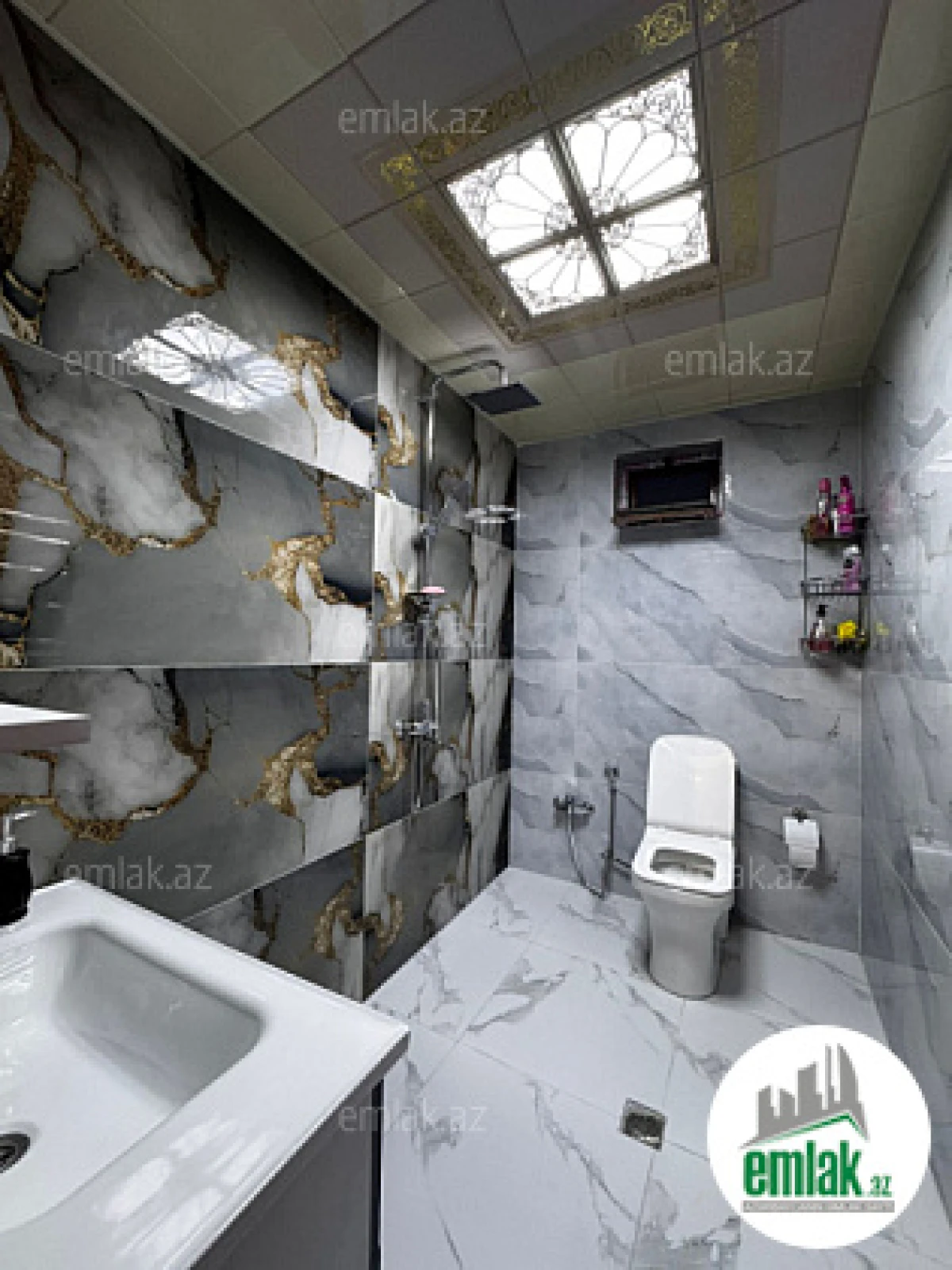 Satılır 8 otaqlı həyət evi 240 m²