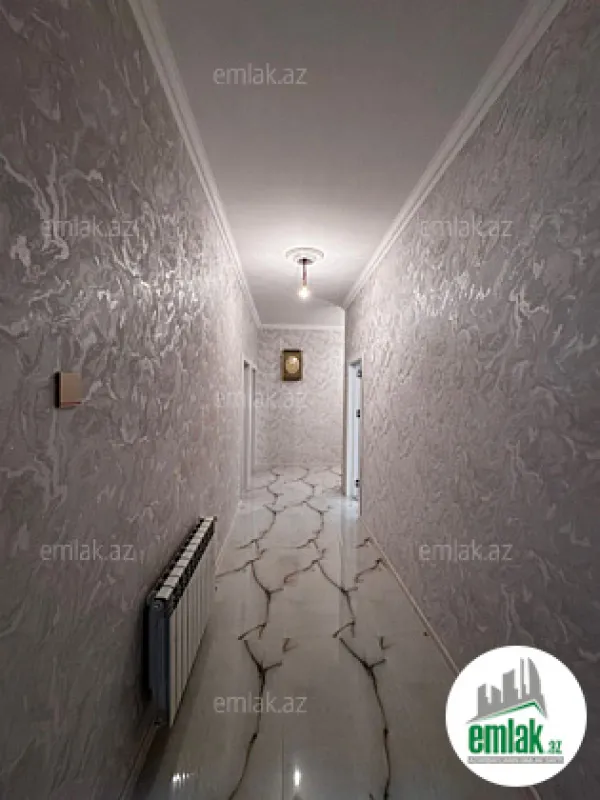 Satılır 8 otaqlı həyət evi 240 m²