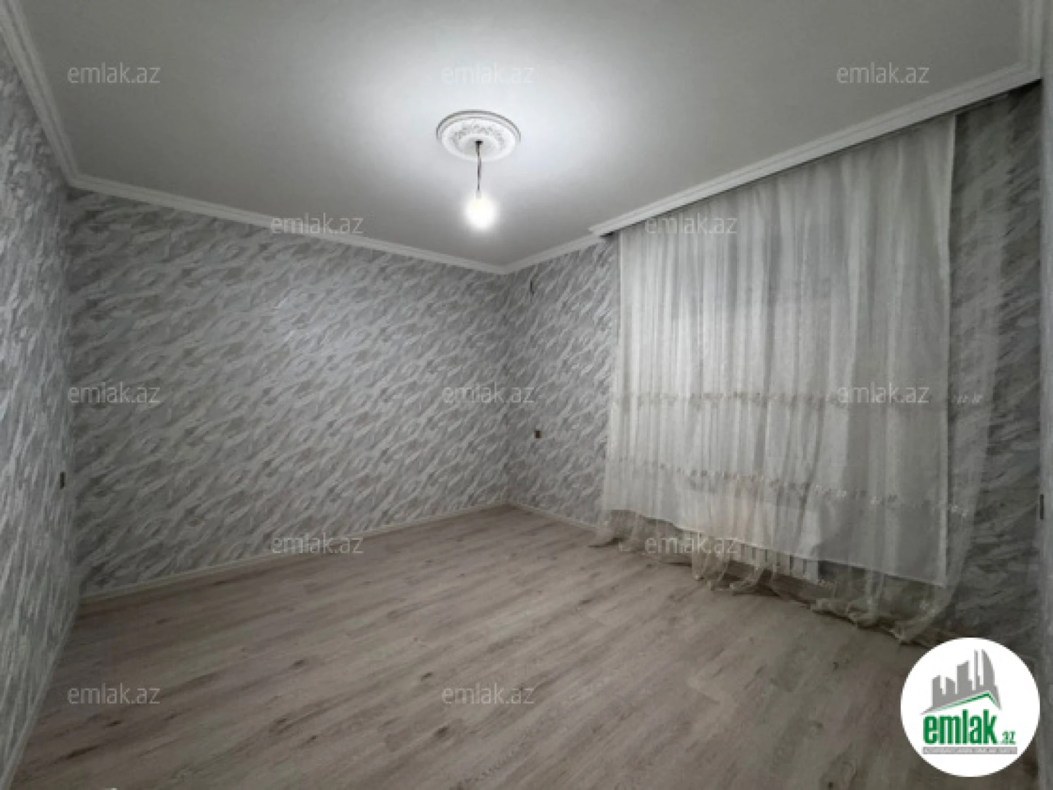 Satılır 8 otaqlı həyət evi 240 m²