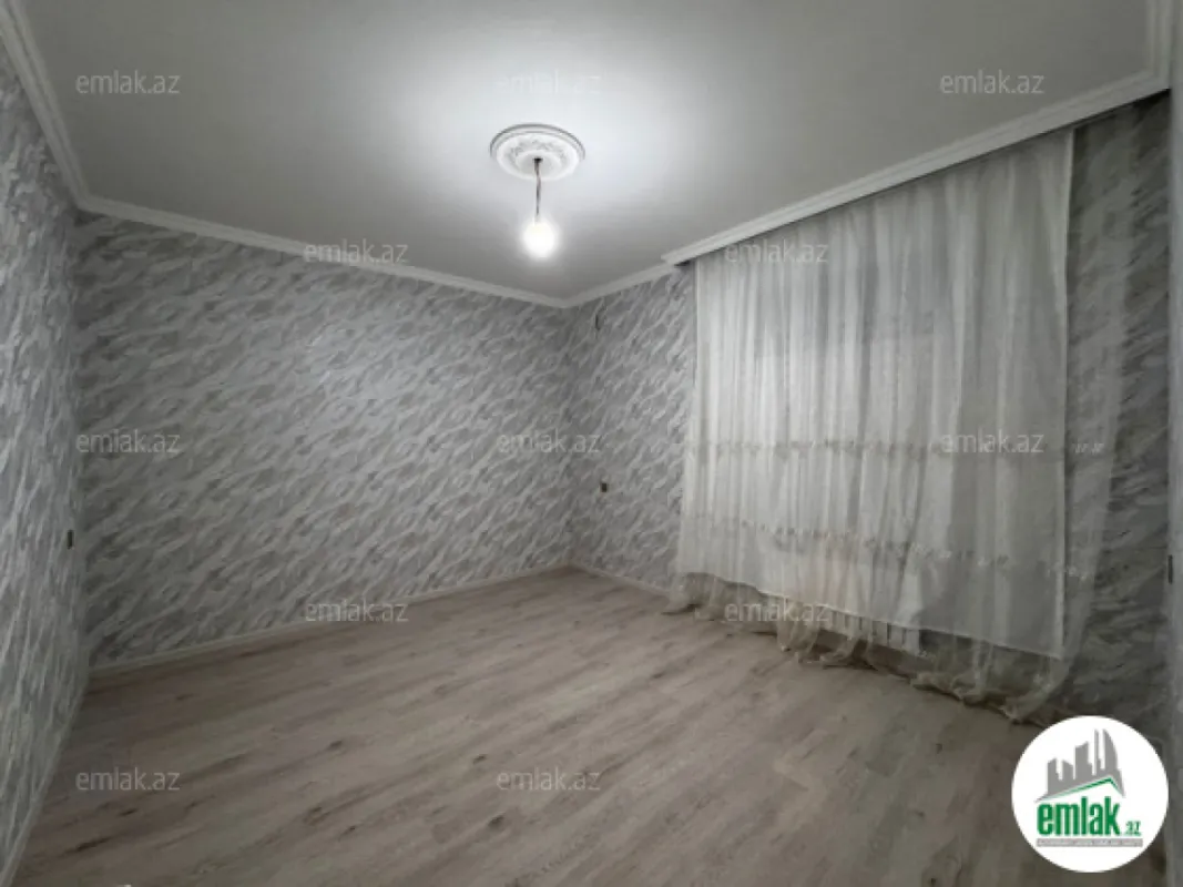 Satılır 8 otaqlı həyət evi 240 m²