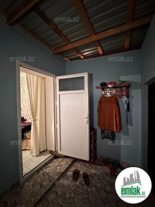 Satılır 8 otaqlı həyət evi 240 m²