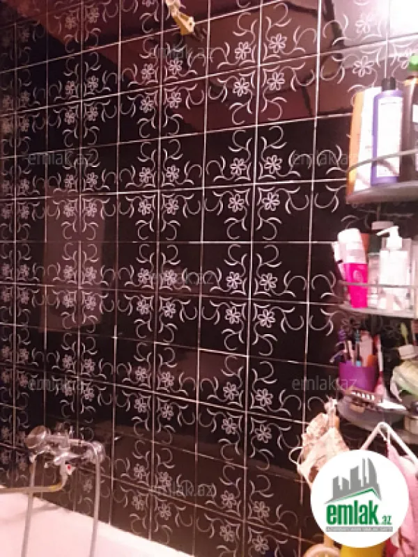 Satılır 3 otaqlı köhnə tikili 80 m²