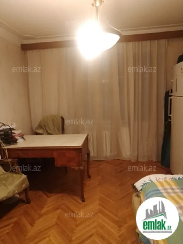 Satılır 3 otaqlı köhnə tikili 80 m²