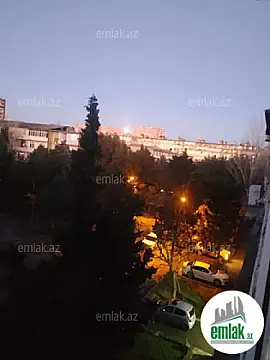 Satılır 3 otaqlı köhnə tikili 80 m²