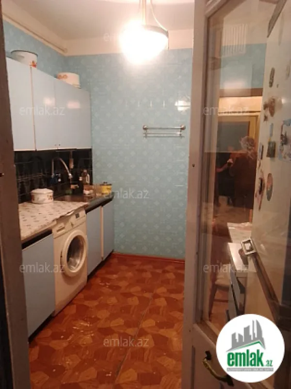 Satılır 3 otaqlı köhnə tikili 80 m²