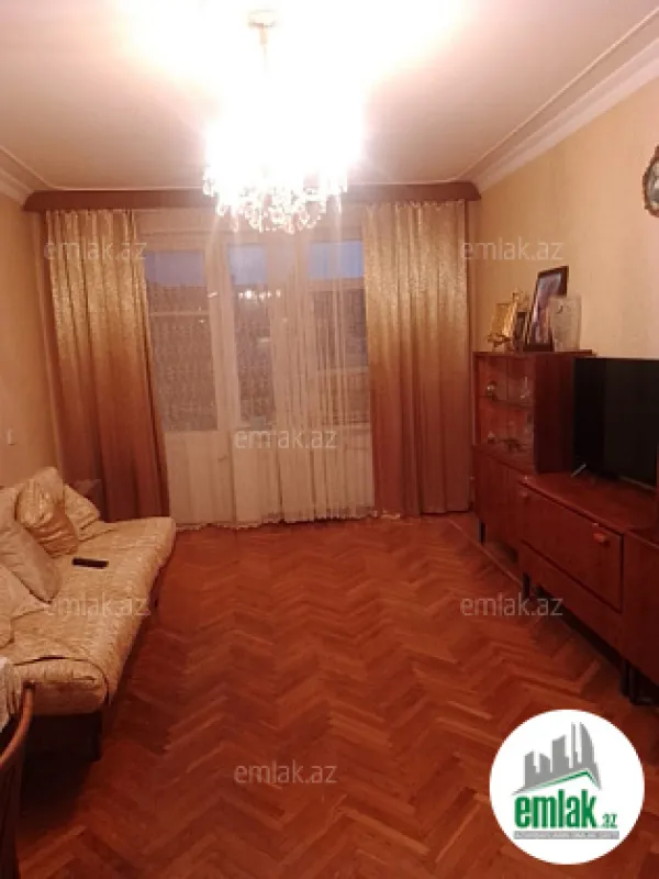 Satılır 3 otaqlı köhnə tikili 80 m²