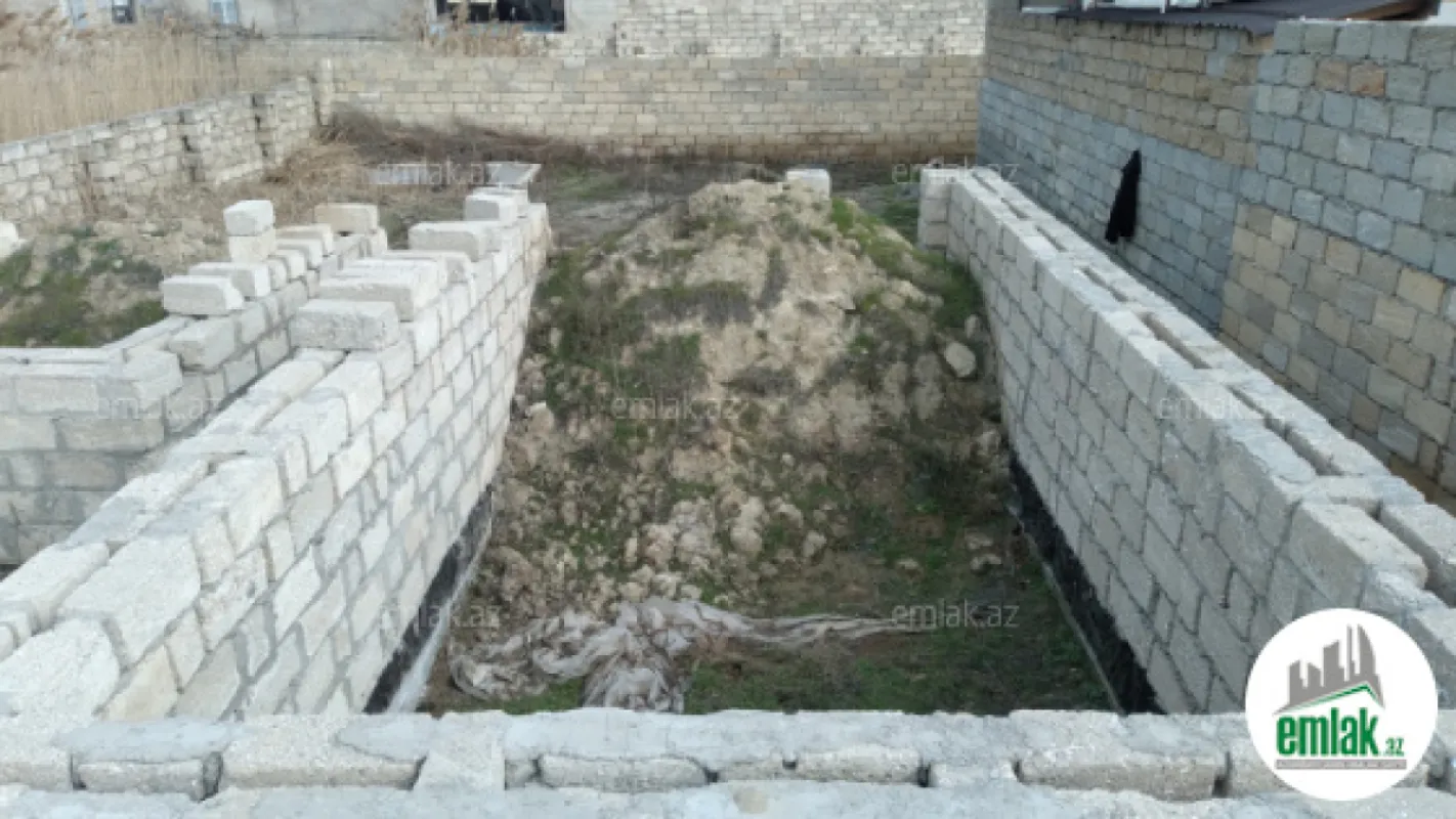 Satılır 2 otaqlı həyət evi 9.6 m²