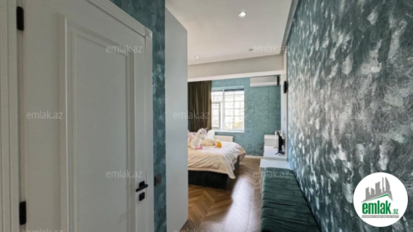 Satılır 3 otaqlı yeni tikili 132 m²