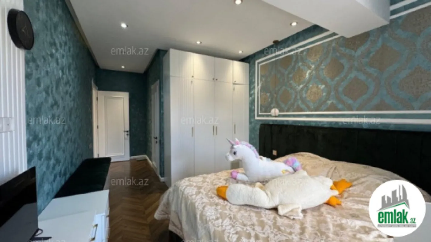 Satılır 3 otaqlı yeni tikili 132 m²