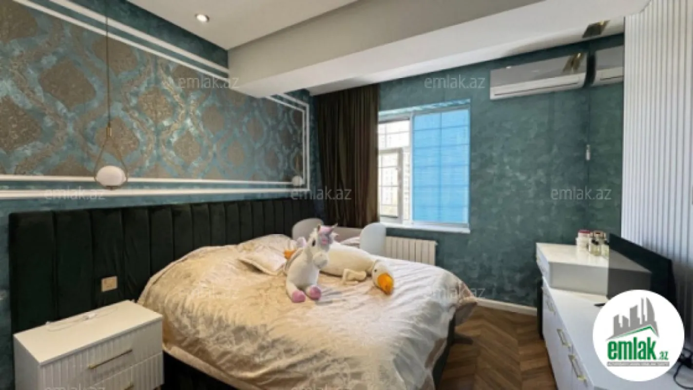 Satılır 3 otaqlı yeni tikili 132 m²