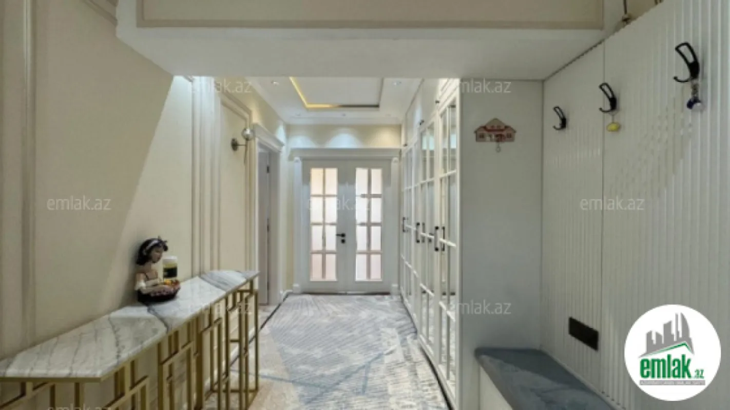 Satılır 3 otaqlı yeni tikili 132 m²