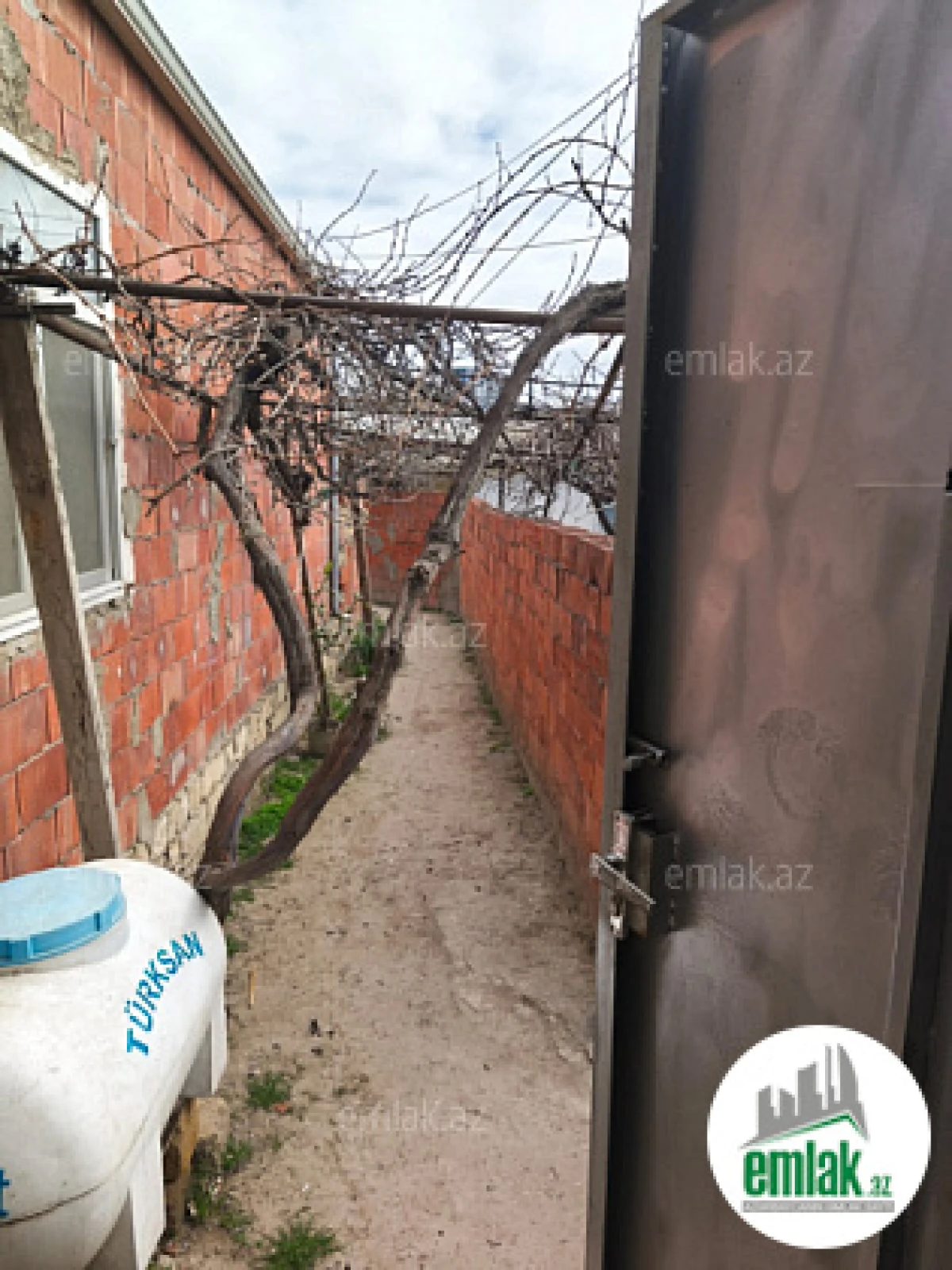 Satılır 2 otaqlı həyət evi 42 m²