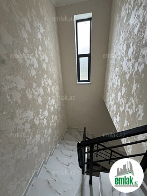 Satılır 6 otaqlı həyət evi 230 m²