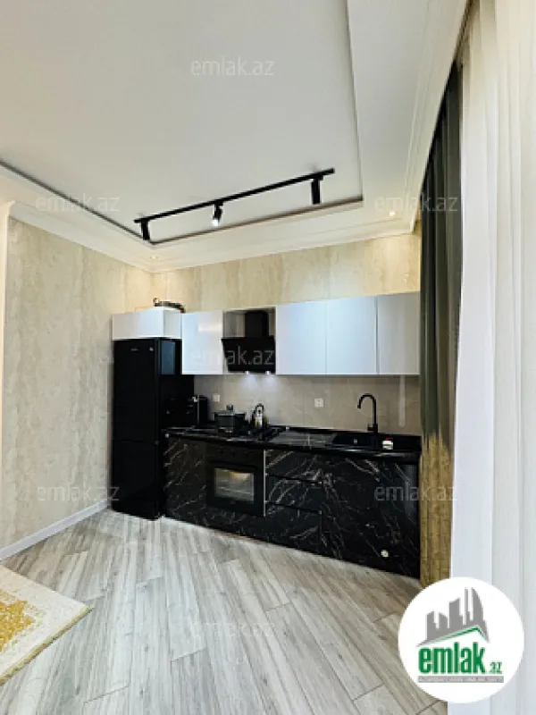 Satılır 6 otaqlı həyət evi 230 m²