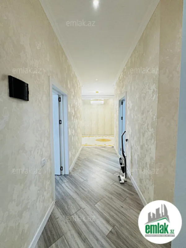 Satılır 6 otaqlı həyət evi 230 m²