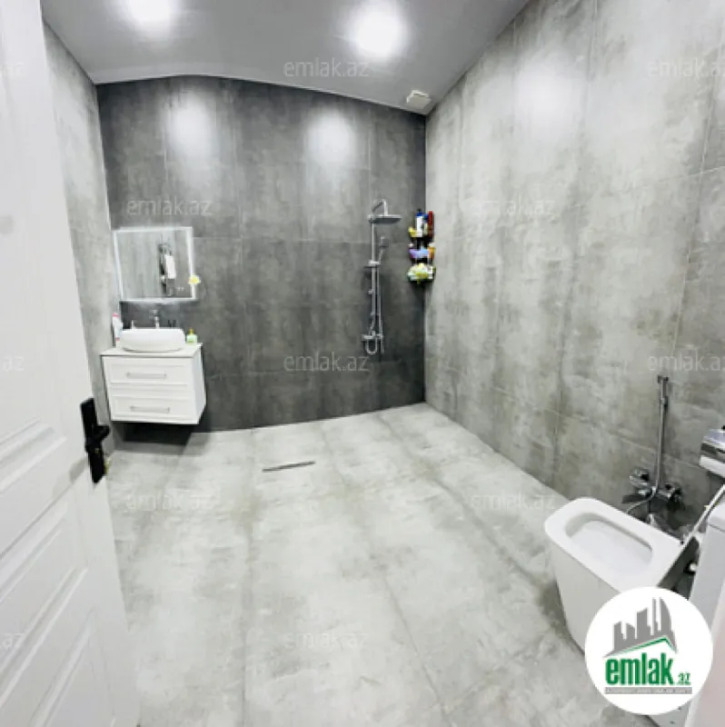 Satılır 6 otaqlı həyət evi 230 m²