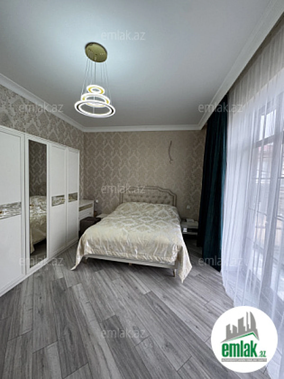 Satılır 6 otaqlı həyət evi 230 m²