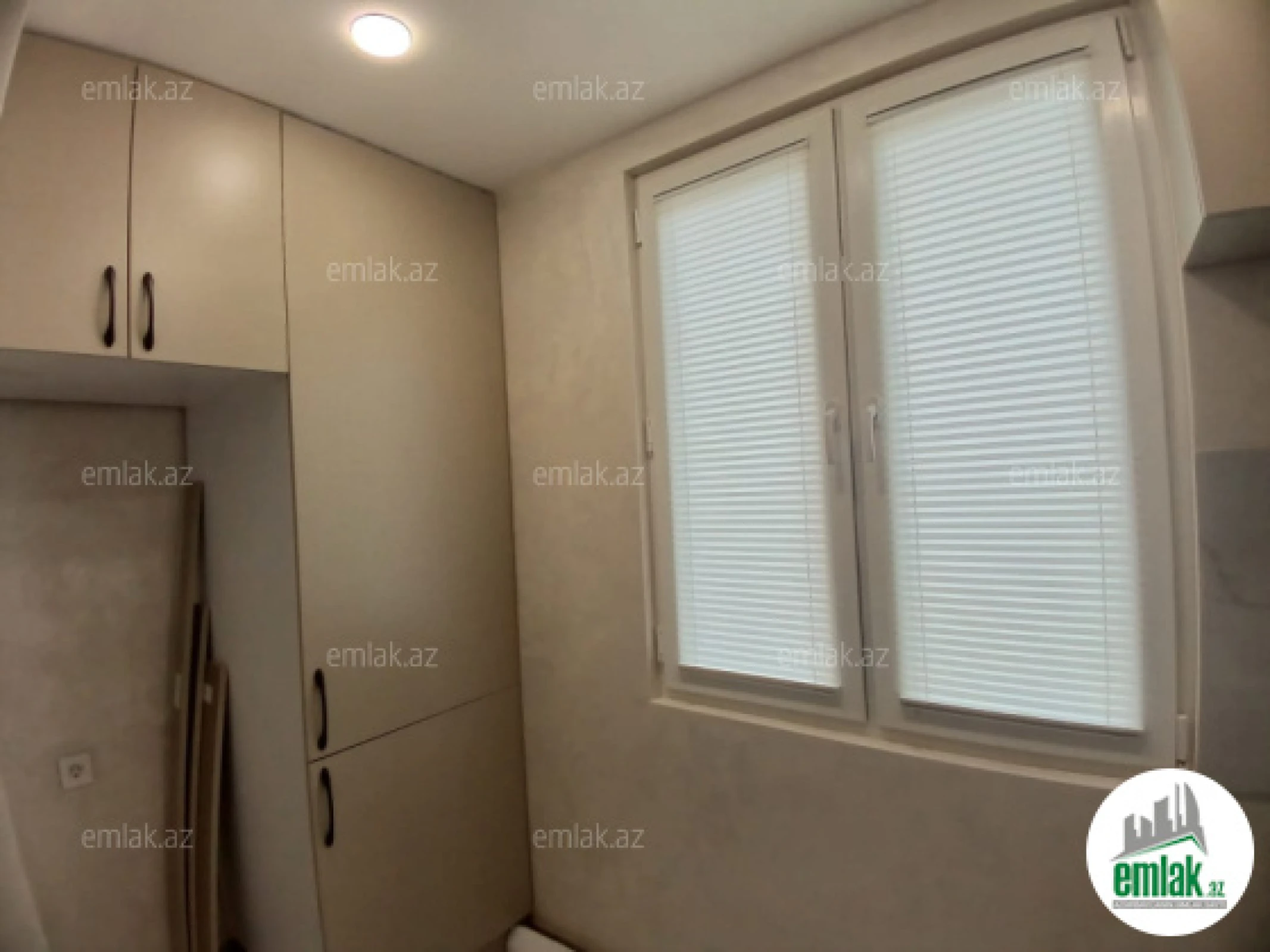 Satılır 2 otaqlı köhnə tikili 40 m²