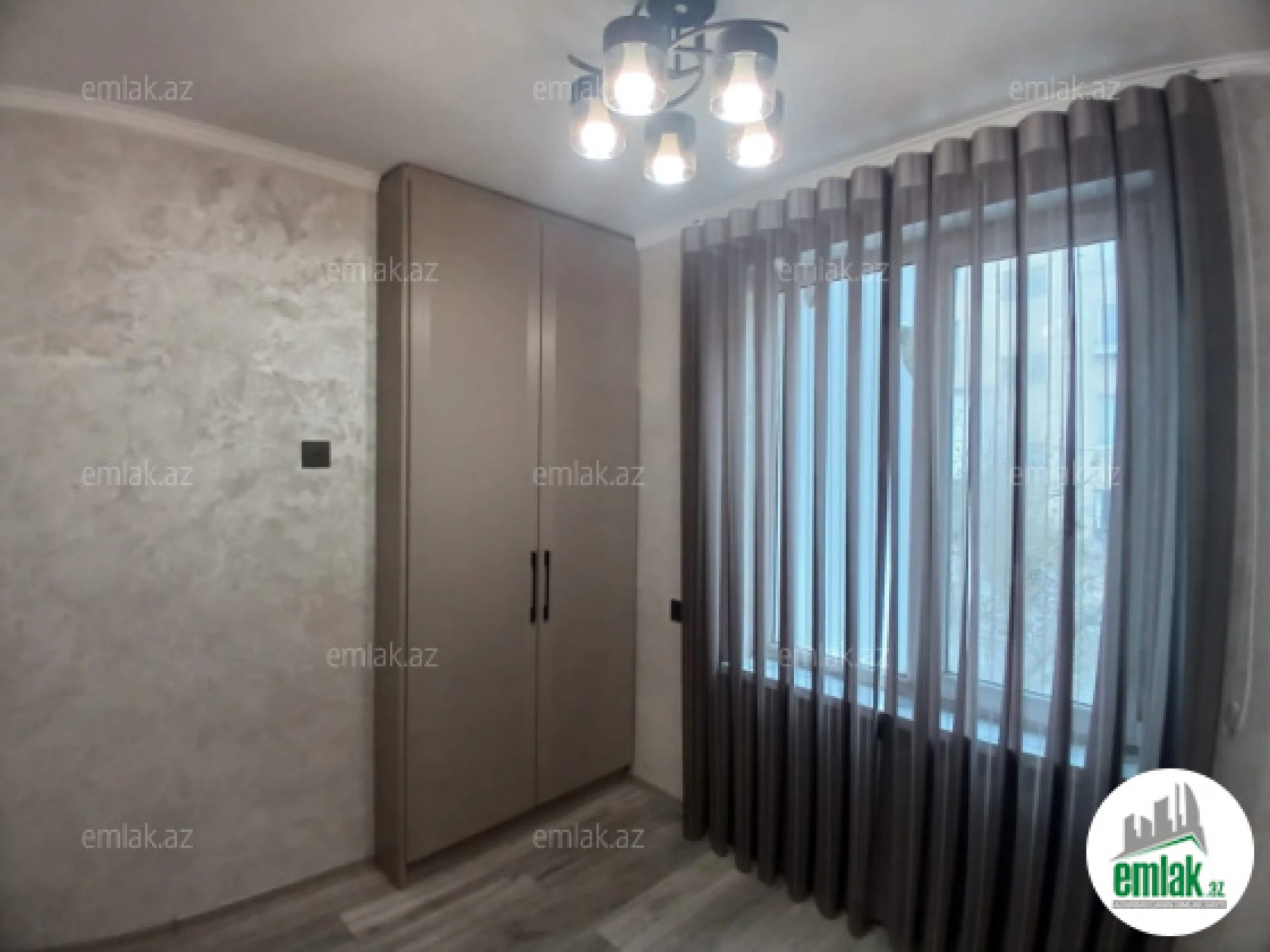 Satılır 2 otaqlı köhnə tikili 40 m²