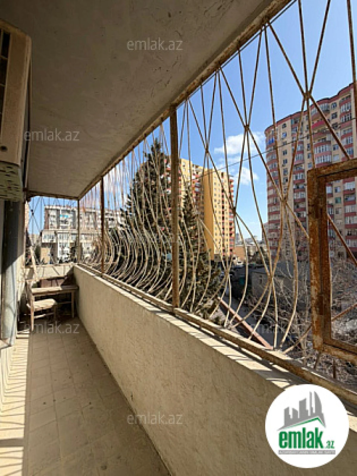 Satılır 4 otaqlı köhnə tikili 110 m²