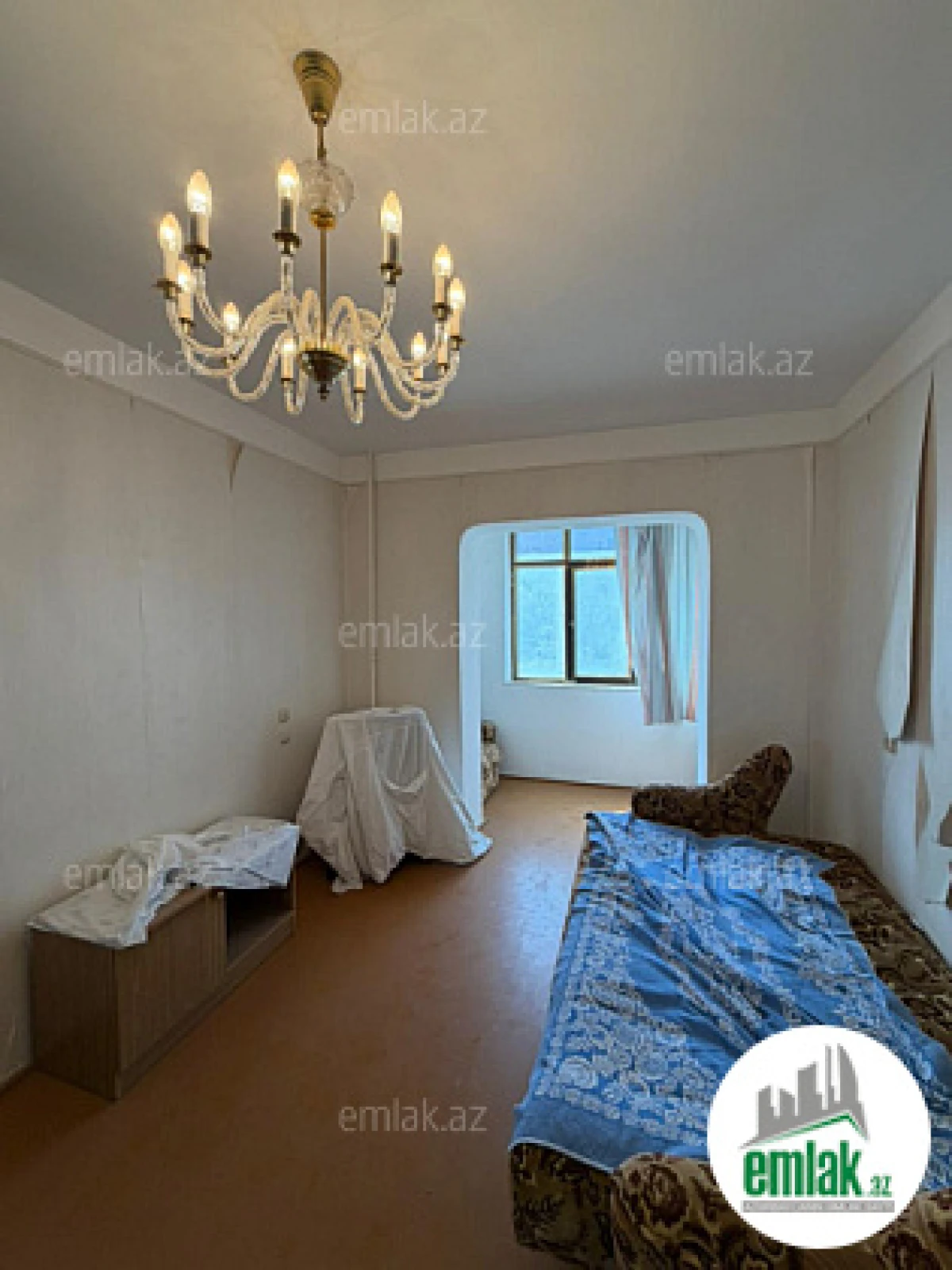 Satılır 4 otaqlı köhnə tikili 110 m²