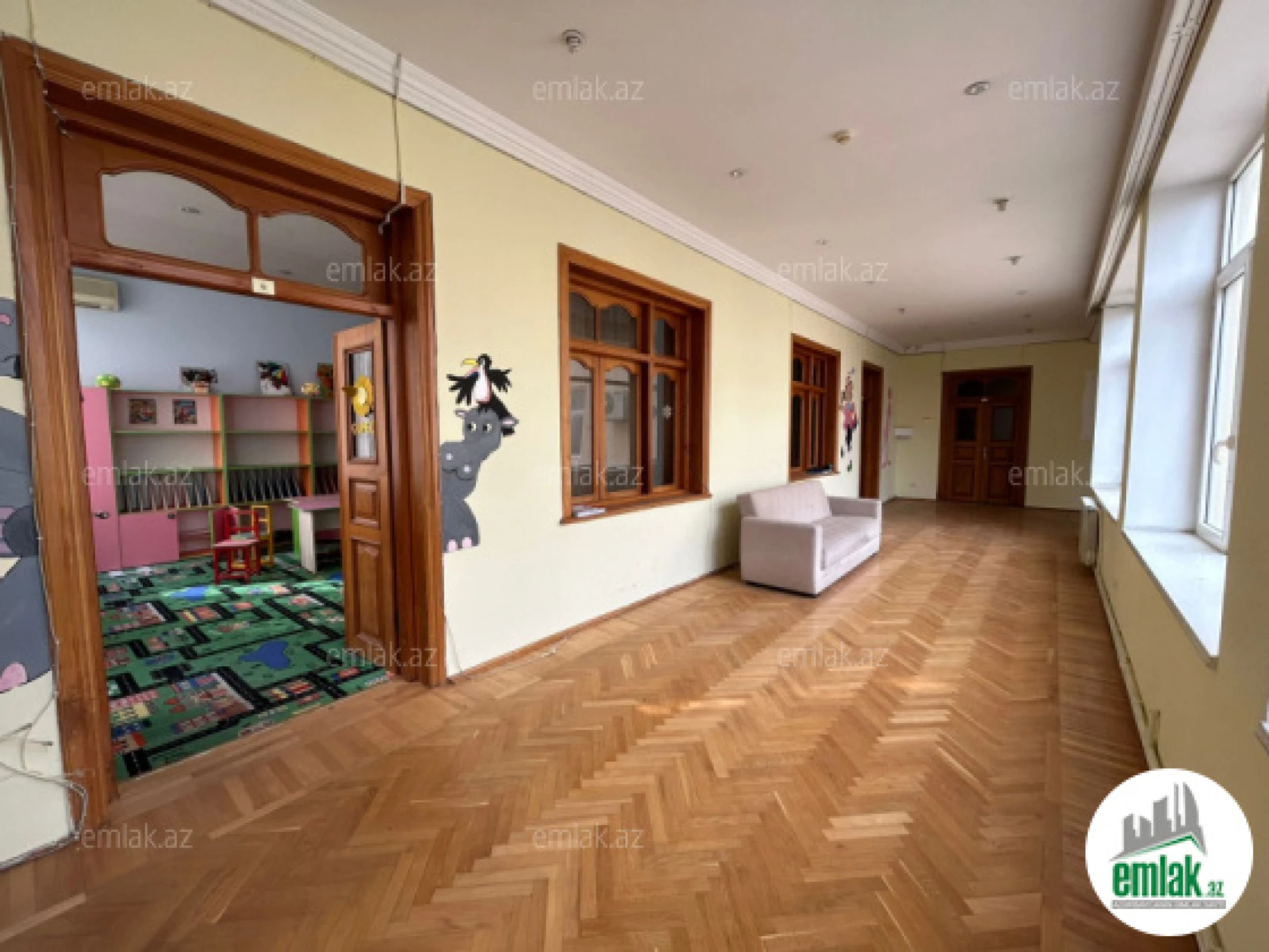 Satılır 15 otaqlı obyekt 600 m²