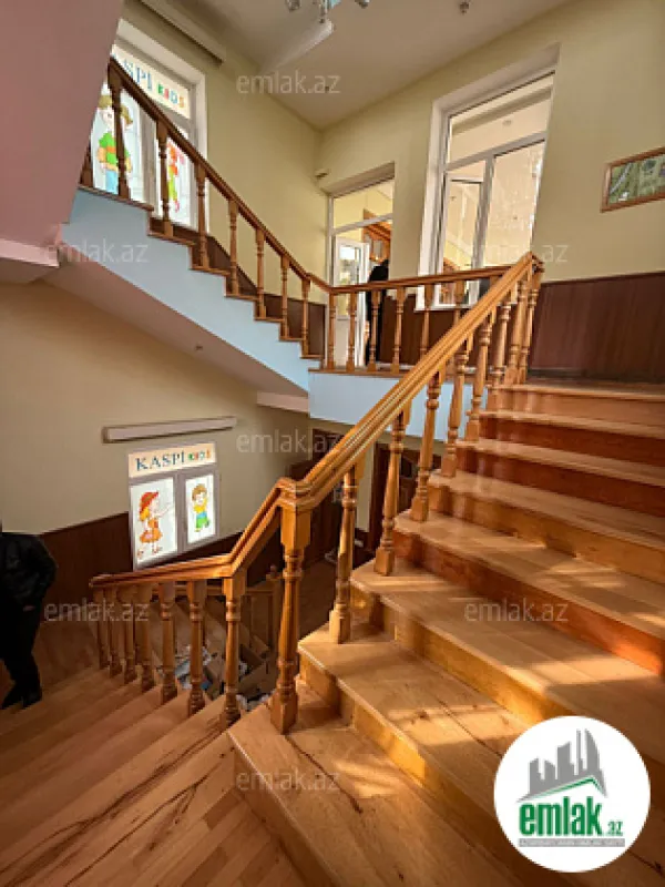 Satılır 15 otaqlı obyekt 600 m²