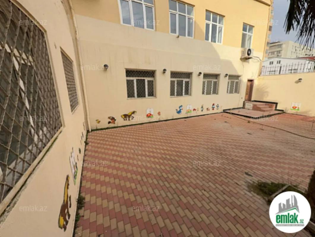 Satılır 15 otaqlı obyekt 600 m²