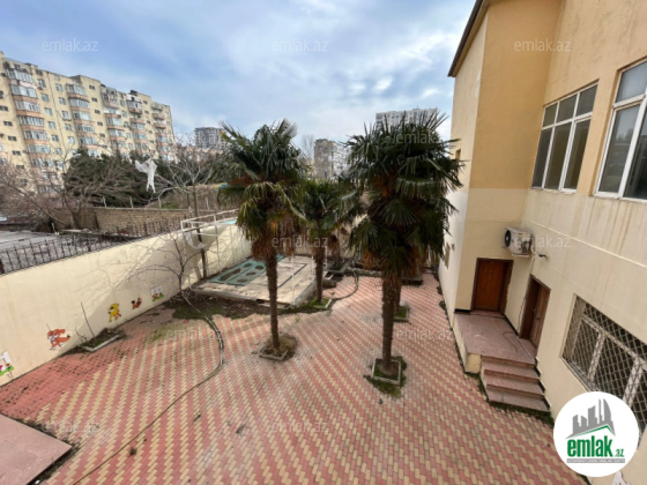 Satılır 15 otaqlı obyekt 600 m²